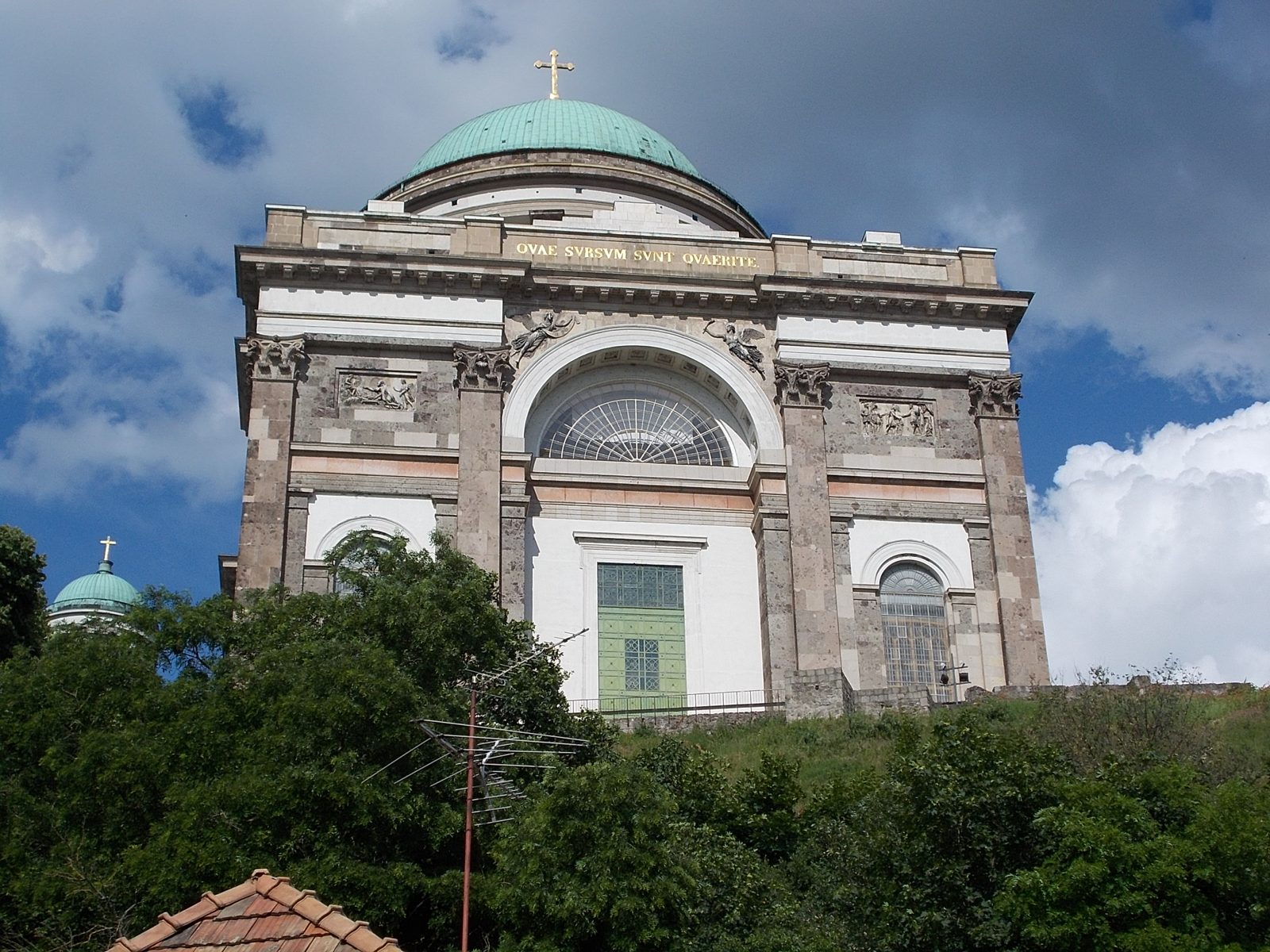 Bazilika és Várhegy