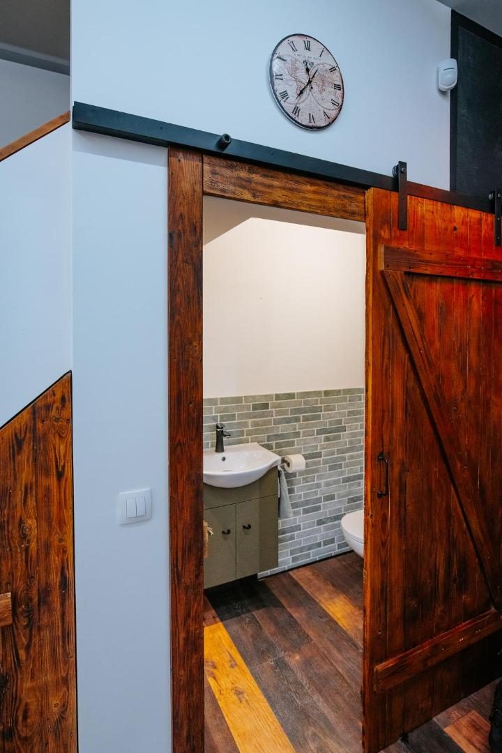 Pajtaajtó az apartmanban